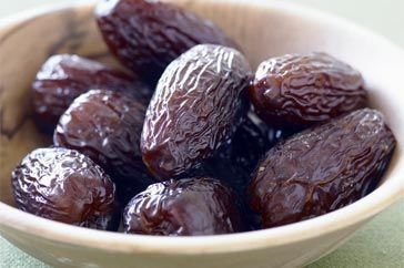 دليلك للاستفادة القصوى من التمر وقيمته الغذائية… بحسب اختصاصية تغذية